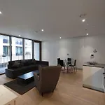 Fully Serviced One Bed Apartment In Rw