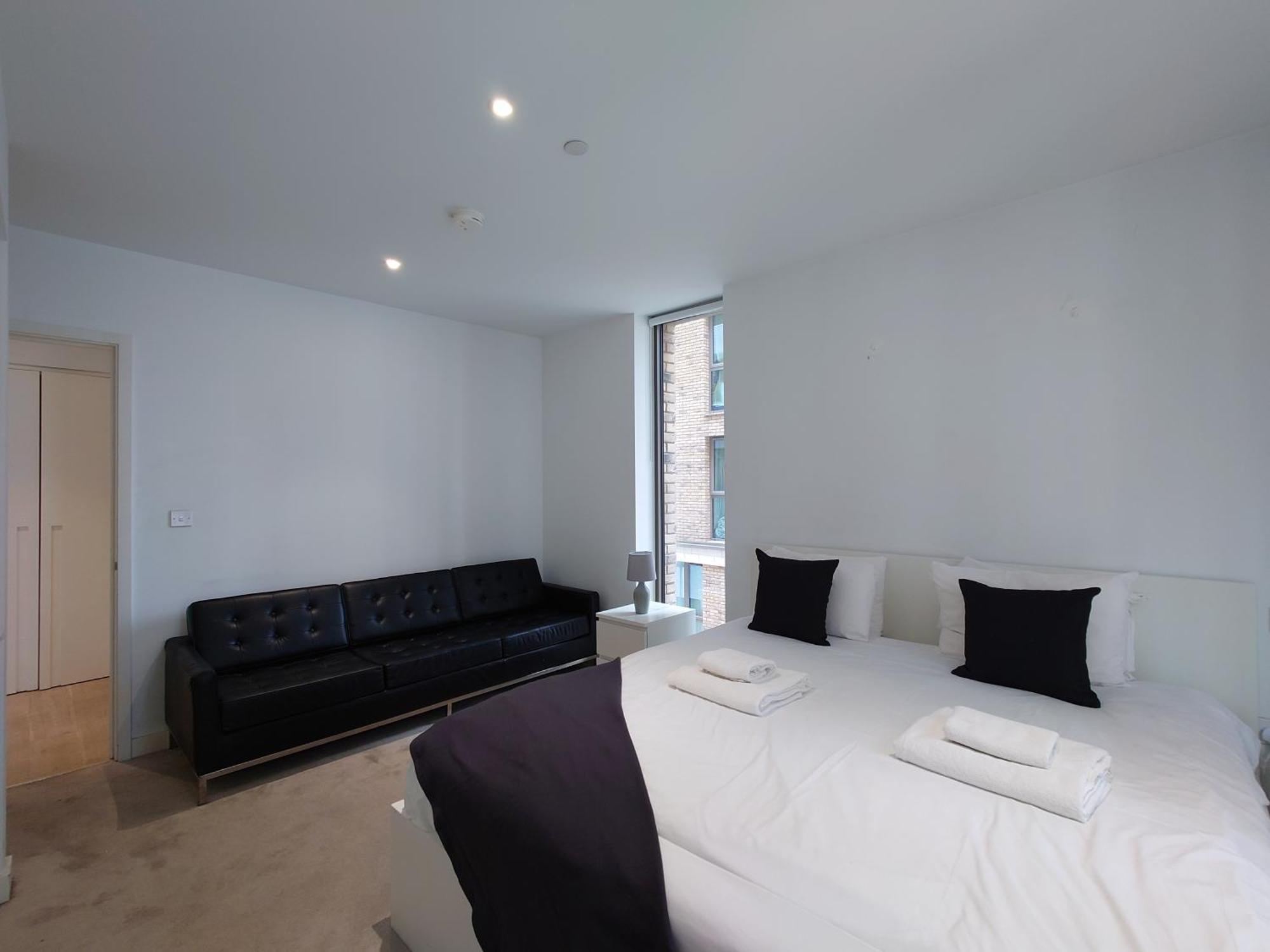 Fully Serviced One Bed In Rw Londra