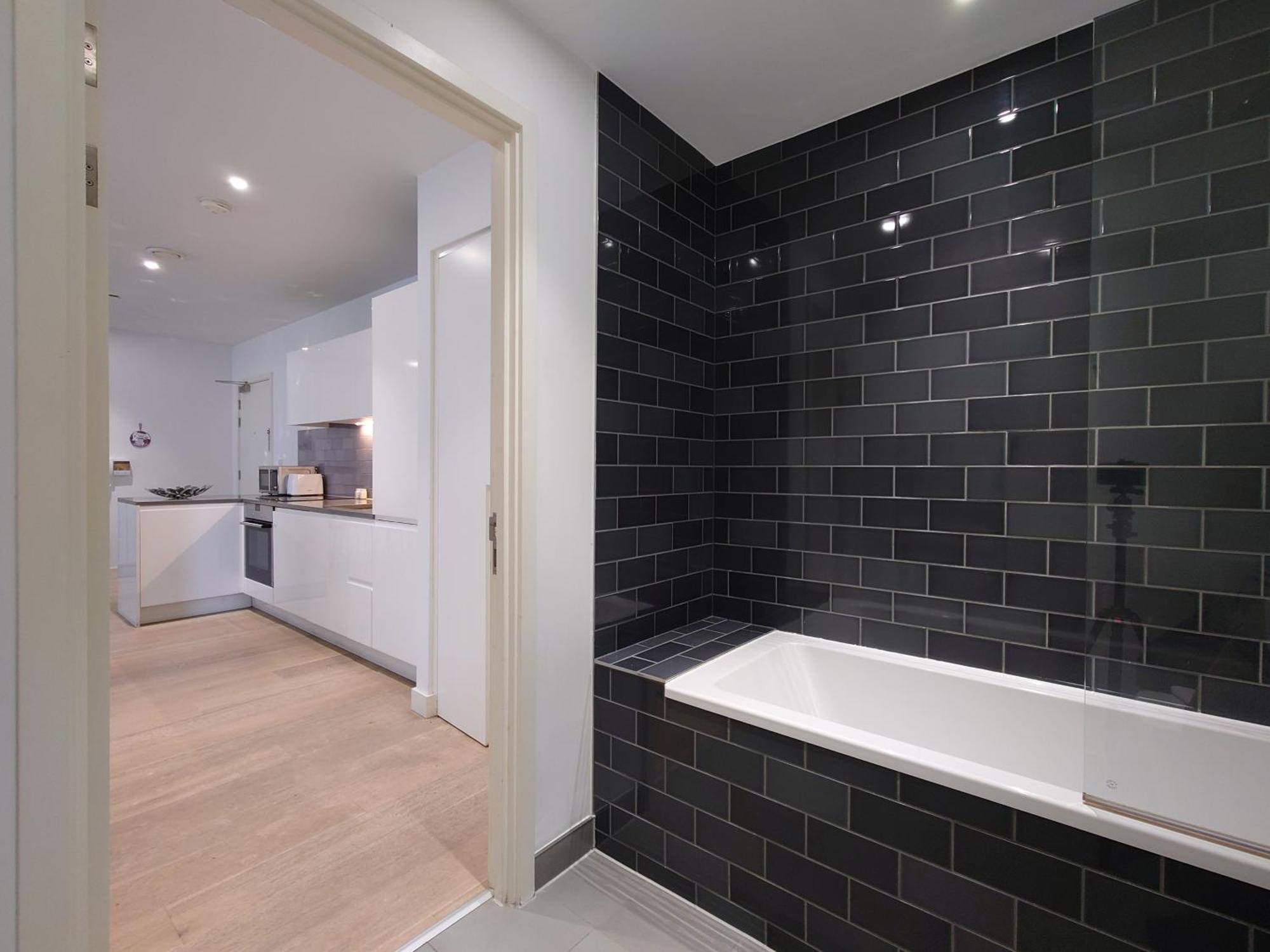 Fully Serviced One Bed In Rw